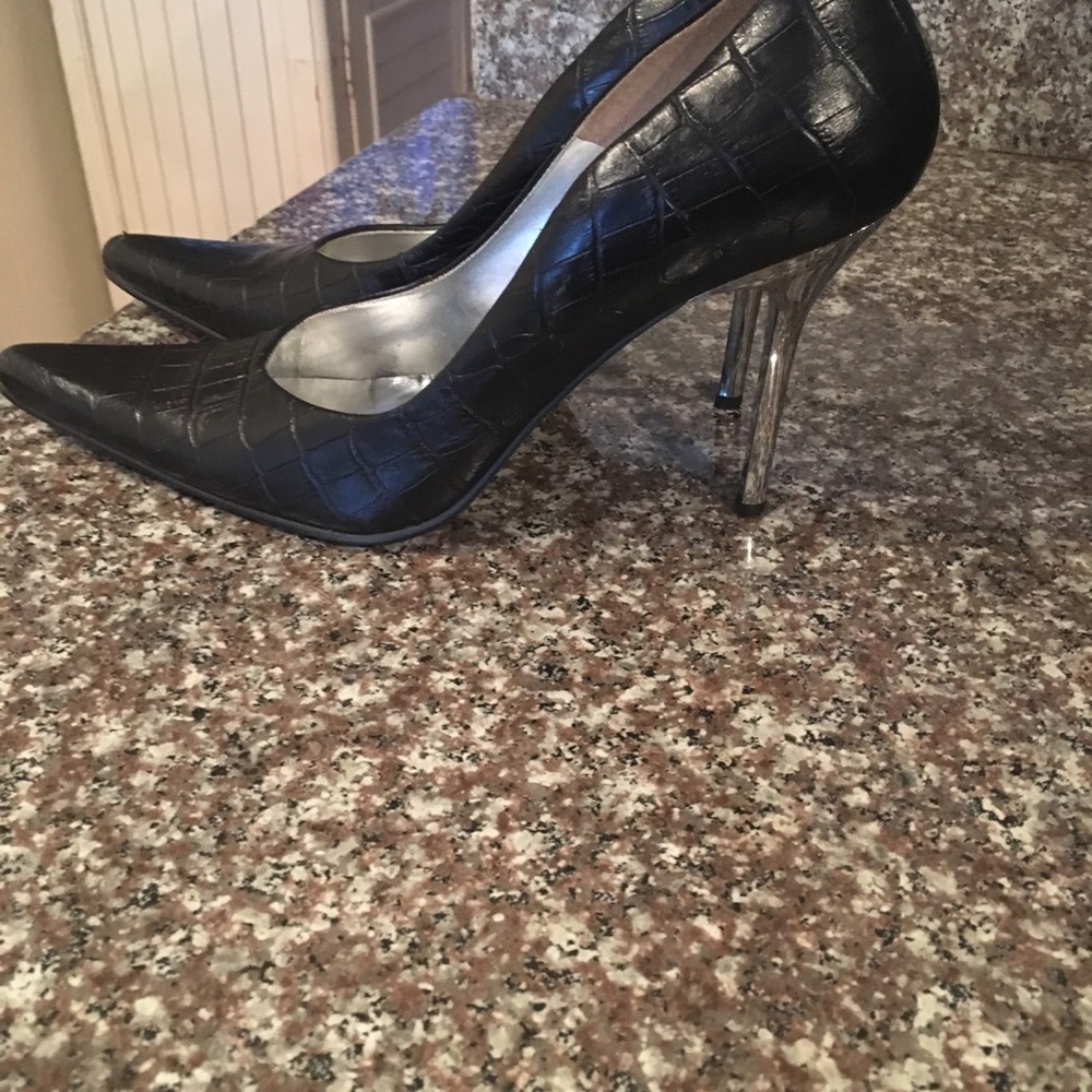 Steve Madden Pointy Croc Silver Heel